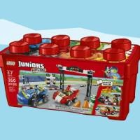 Lego Junior: Пъхнете Състезателя